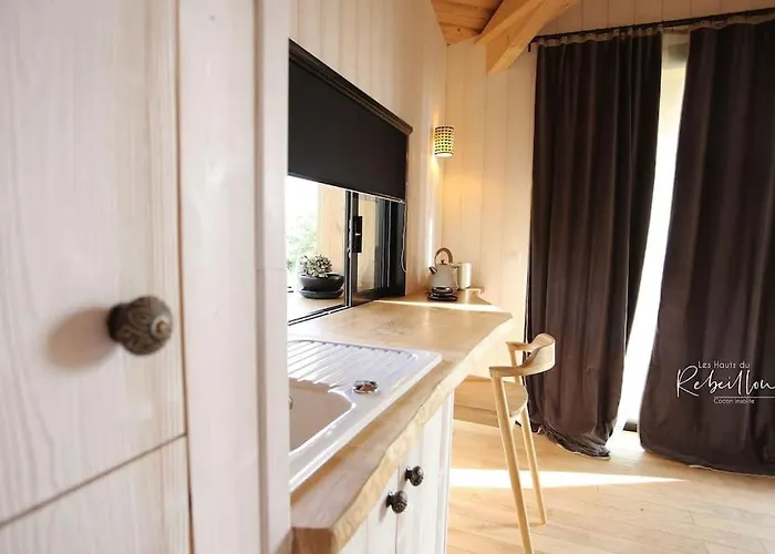 Les Hauts De Rebeillou - *